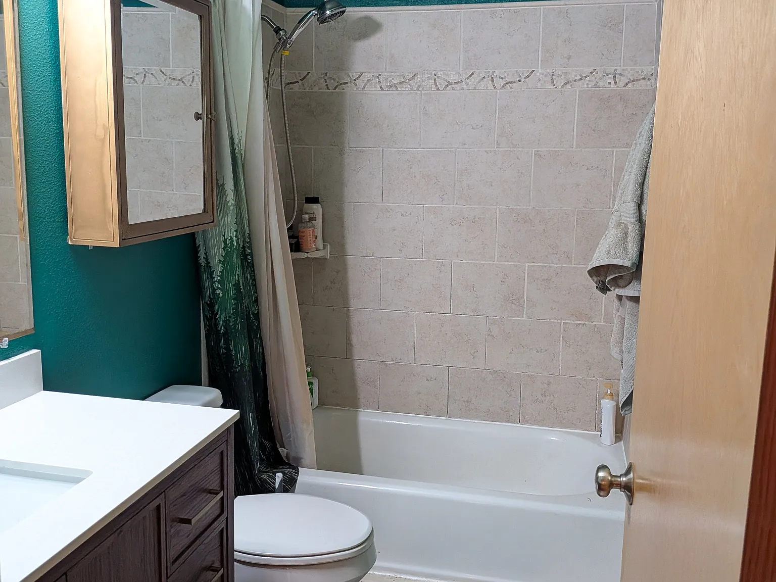 Downtown Condo, Pet friendly, Nearby parking spot, Year Round Hot Tub — Photo 4