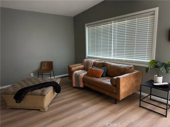 1735 Chestnut Ave, Long Beach, CA 90813