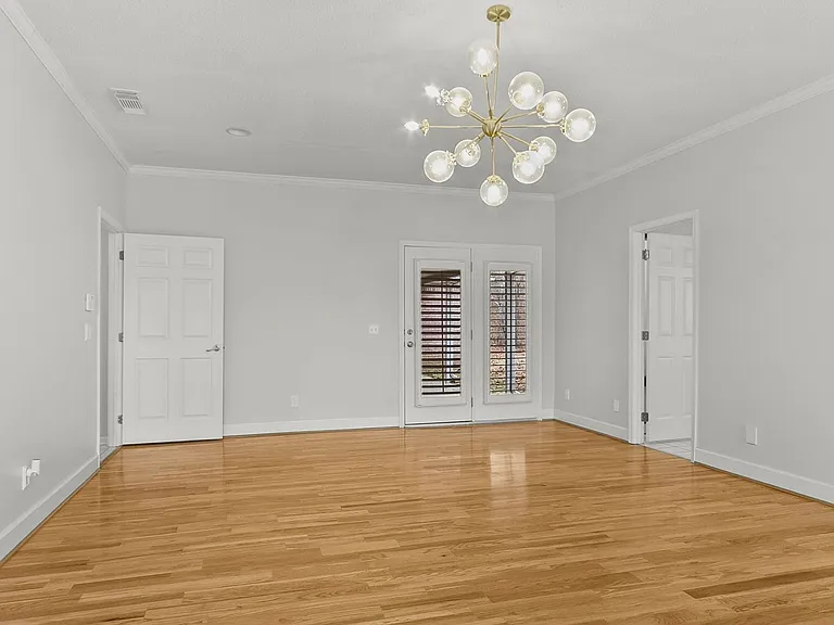 10495 Royal Points Dr — Photo 33