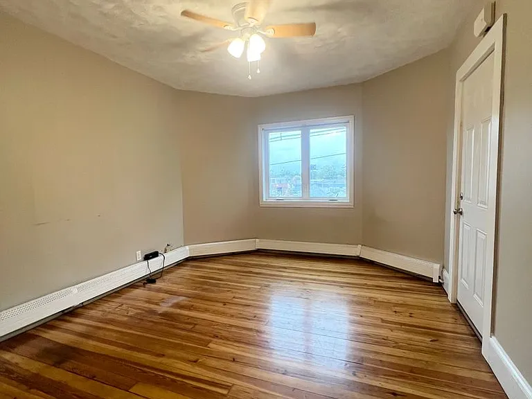 38 Frances Ave — Photo 5