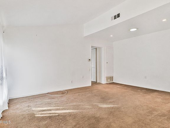 3rd image of 19232 Avenue Of The Oaks Unit B