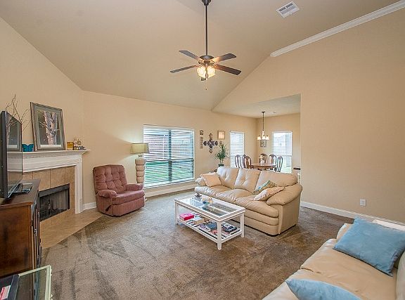 2nd image of 10476 Oakmount Dr