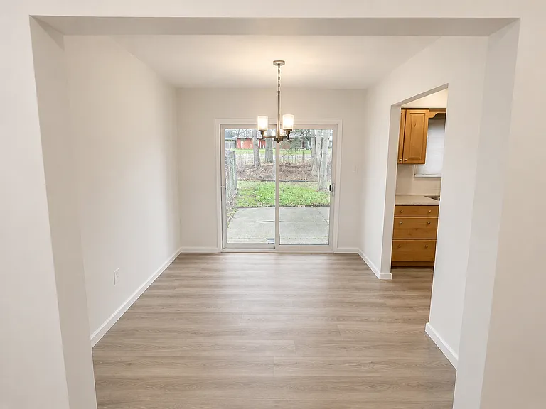 509 Forsythia Ln — Photo 2