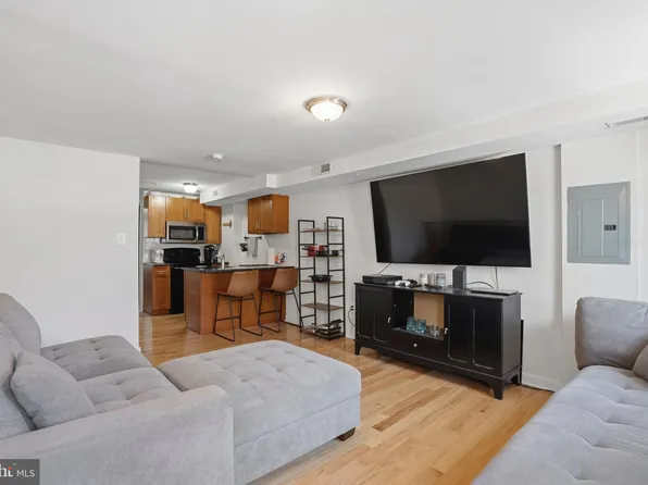 520 S 4th St #C, Philadelphia, PA 19147