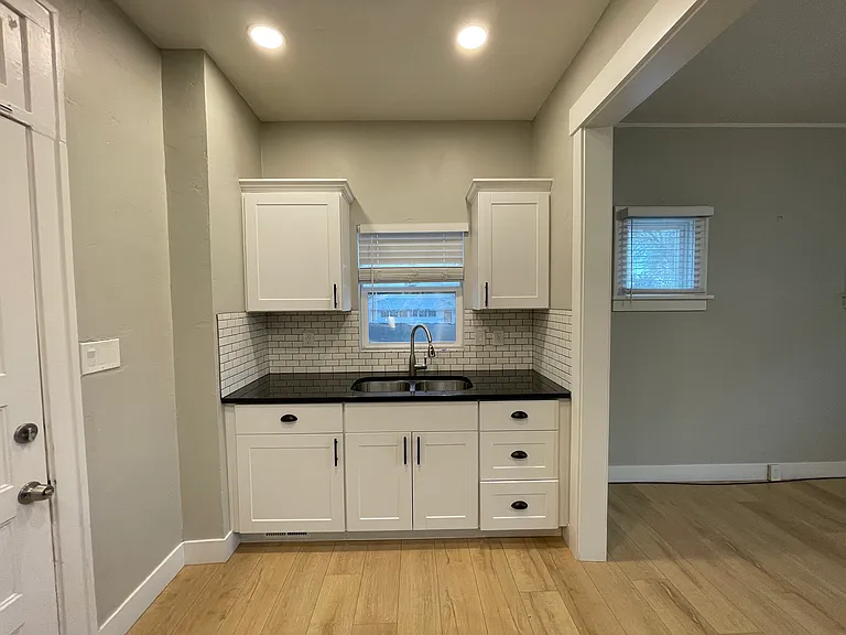 2227 Quincy Ave #B — Photo 5