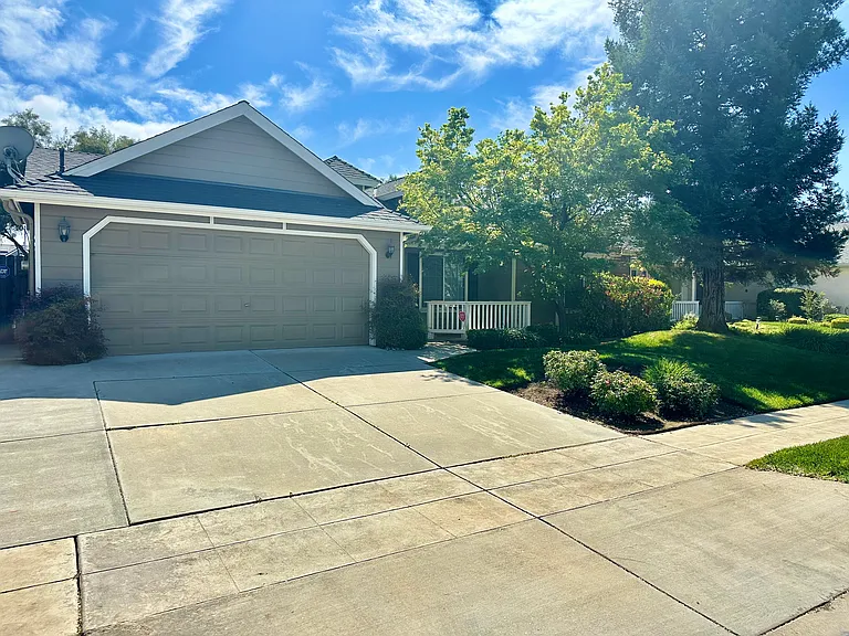 5811 W Fremont Ave — Photo 2