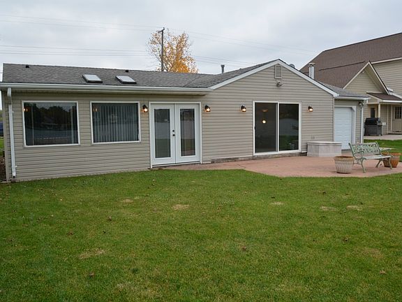3rd image of 686 Maloney Ave
