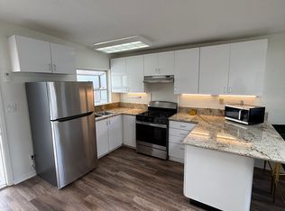 864 Loring St #B, San Diego, CA 92109