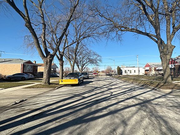 4th image of 8725 S Albany Ave