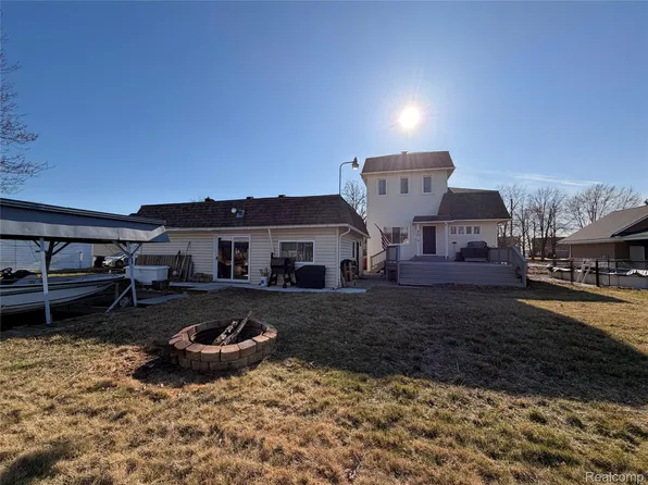 38850 Pardee St, Harrison Township, MI 48045