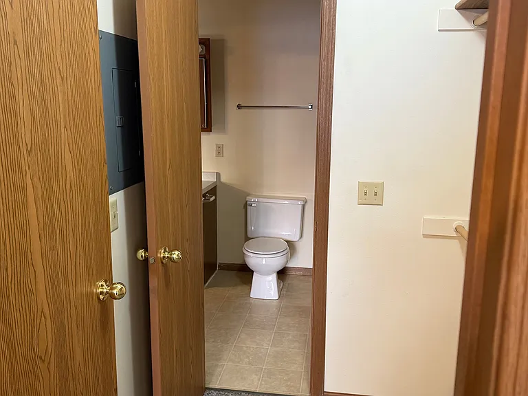 208 Bowman Ln #4 — Photo 8
