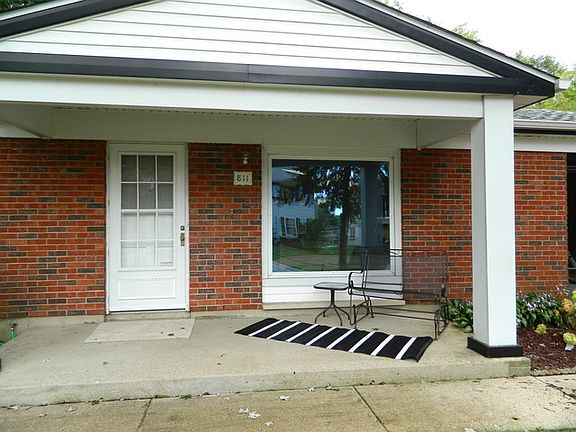 2nd image of 811 Wildwood Ct