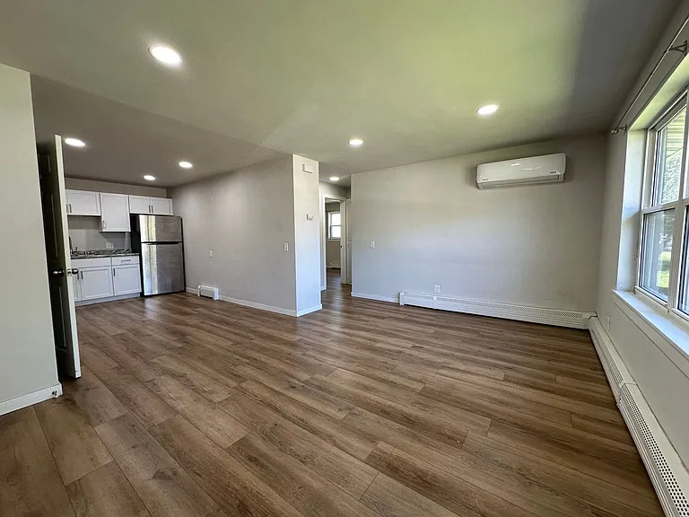 124 - 224 S Bird Street Apartments — Photo 17