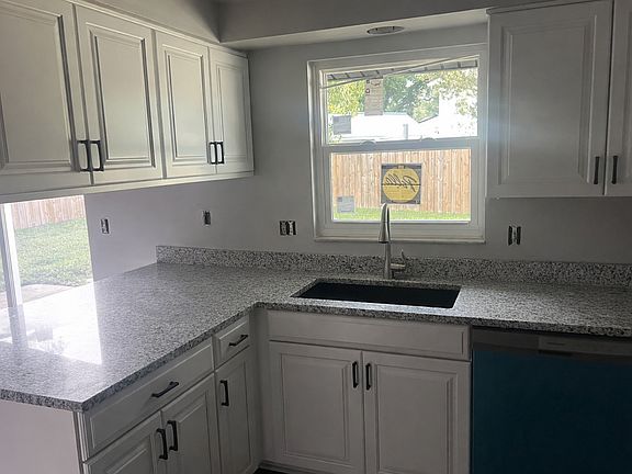 5th image of 3027 Cedaridge Dr