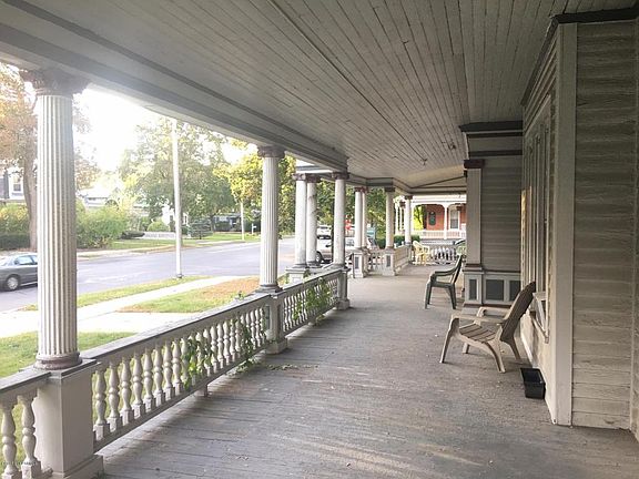 5th image of 453 Glen St