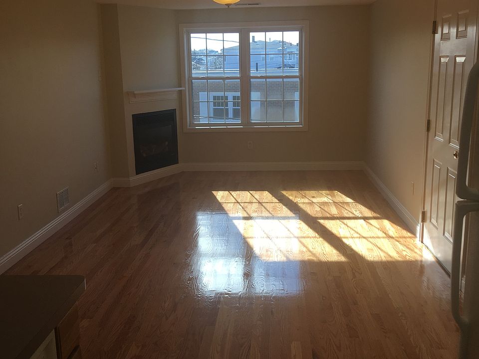 1st image of 1135 Washington St APT 3