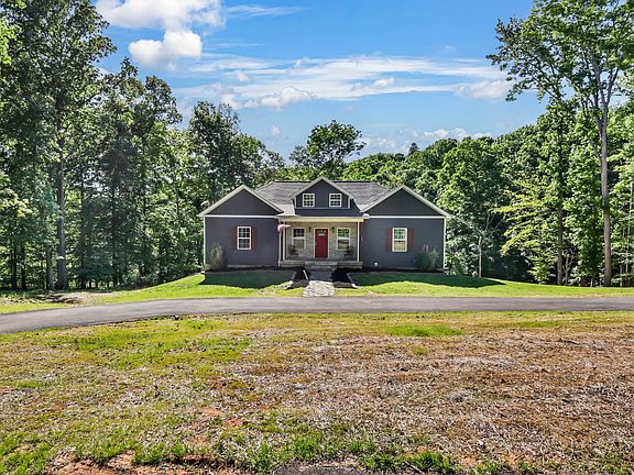 3rd image of 407 Summerfield Dr
