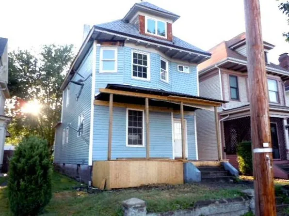 1023 Pearl St, Martins Ferry, OH 43935