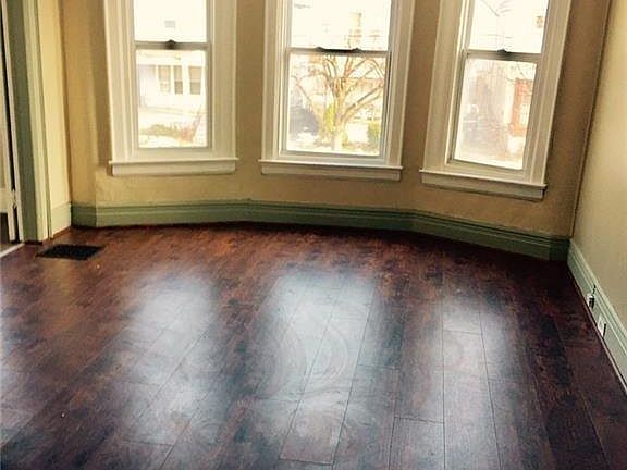 5th image of 115 Lockwood Ave