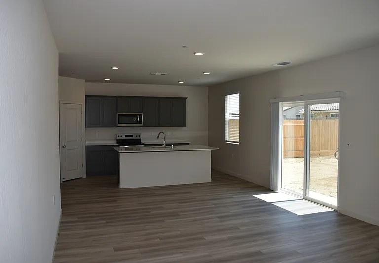 4624 Athena Dr — Photo 8