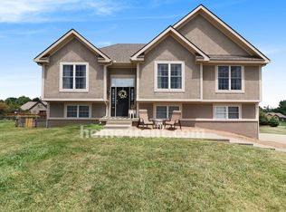 12340 Warson Dr, Kansas City, KS 66109
