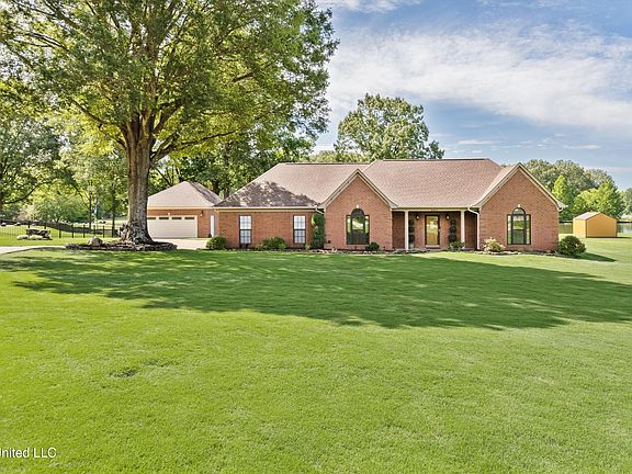 2nd image of 2075 Wood Hill Dr