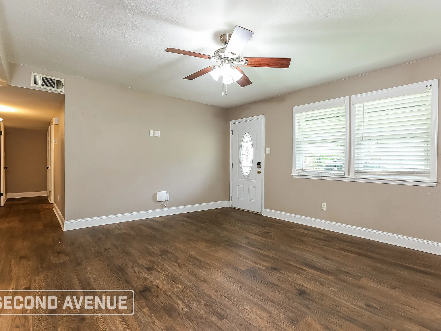3 bed, 1.5 bath, 1160 sqft, $1,419 — Photo 4