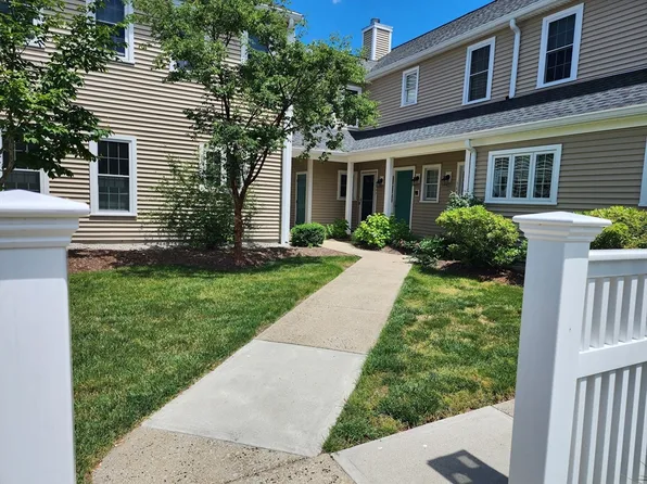 365 Tilden Commons Ln #365, Braintree, MA 02184