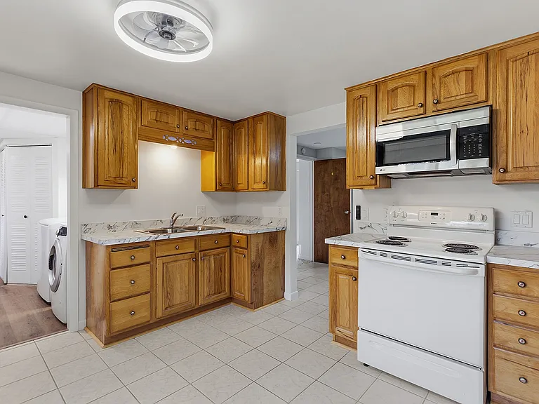 1392 Maple Grove Rd — Photo 13
