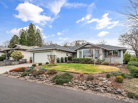 3rd image of 2414 Heritage Way