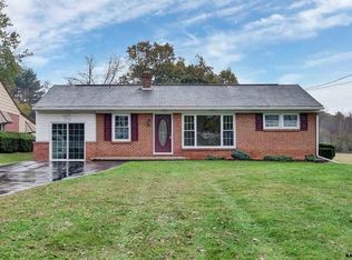 5762 York Rd, Spring Grove, PA 17362