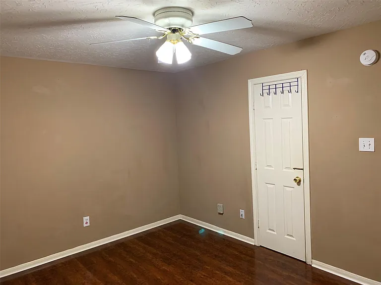 731 Annies Way — Photo 25