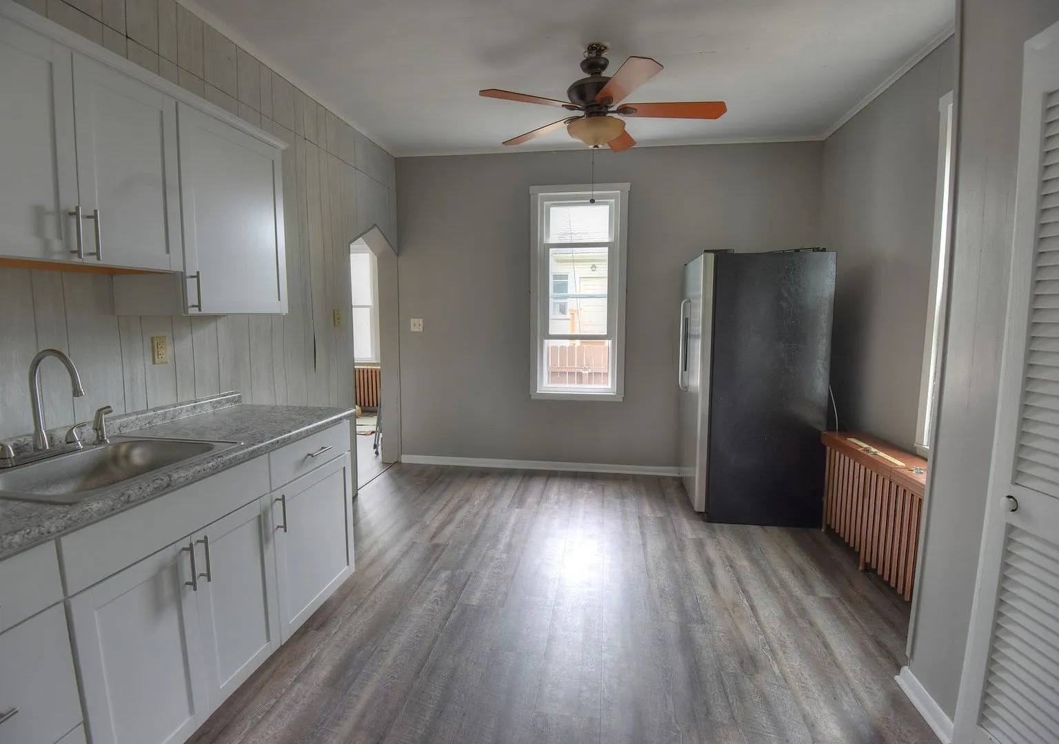 325 East Main Street — Photo 4