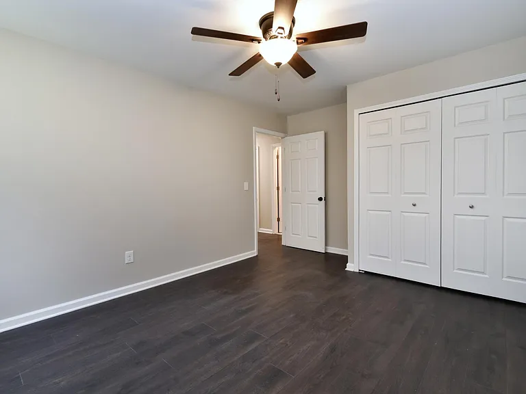 1637 W Nine Mile Rd #13 — Photo 11