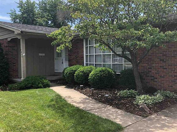 3rd image of 2818 W Wardcliffe Dr