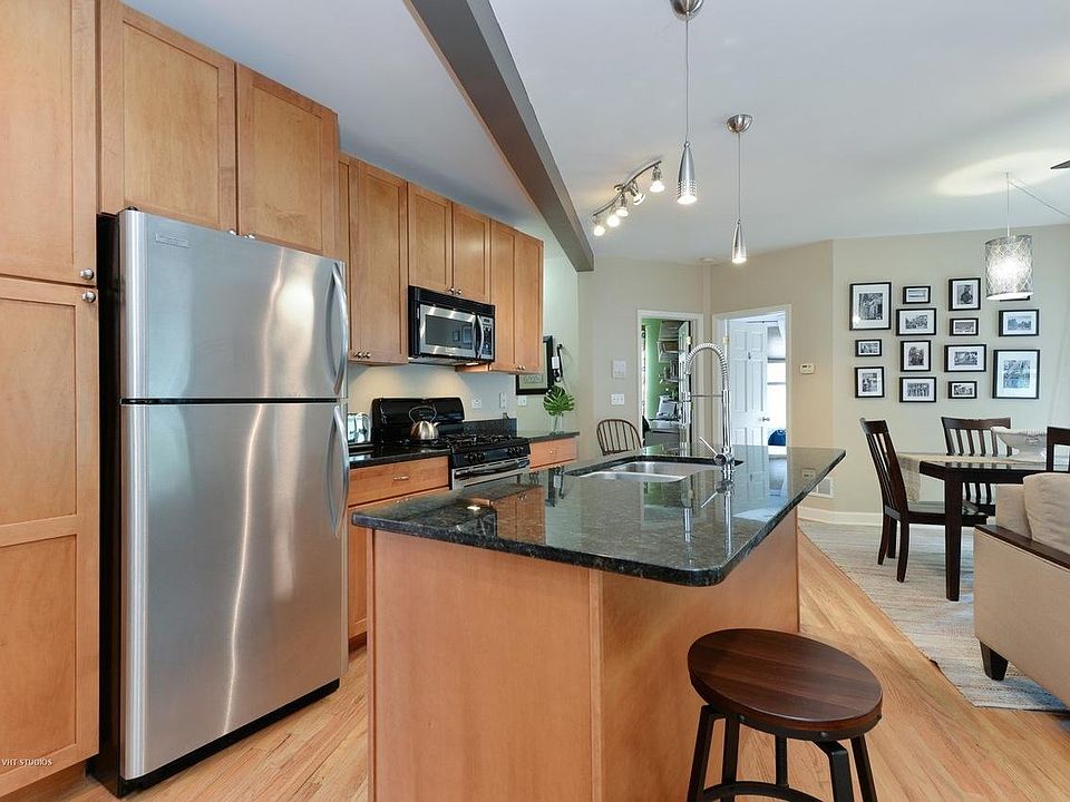 1st image of 3226 W Sunnyside Ave #1W