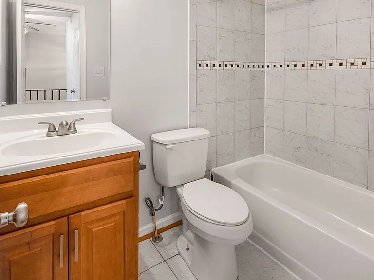 14318 S Shore Ct — Photo 35
