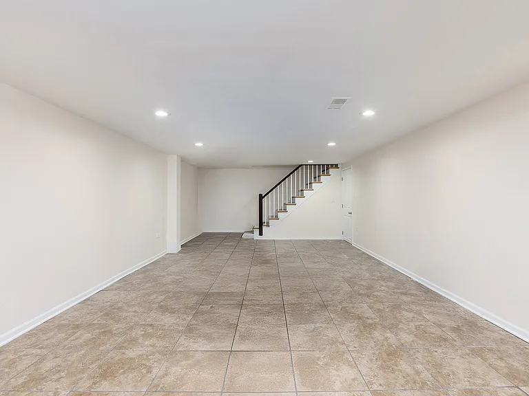 259 Cornell Ave — Photo 35
