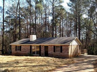 1144 Country Club Rd, Newnan, GA 30263