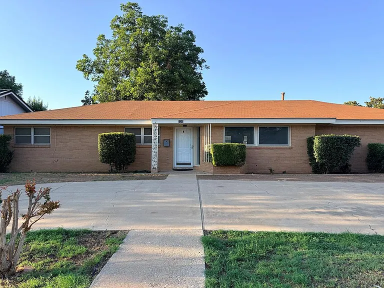 1215 Neely Ave — Photo 1