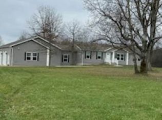 1 Sparks Ln, Grove City, PA 16127