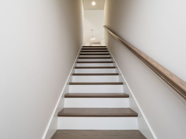 virginia-beach-virginia-402647318 picture