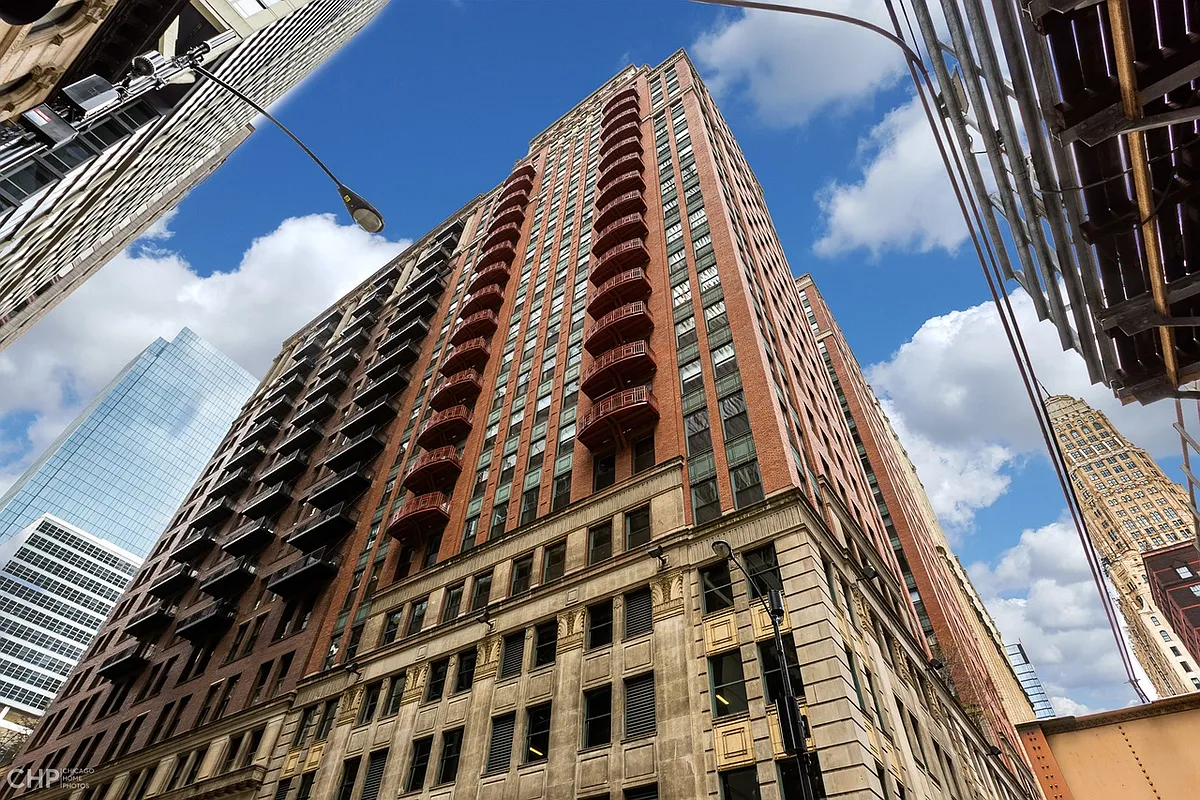 Building - 208 W Washington St #1411