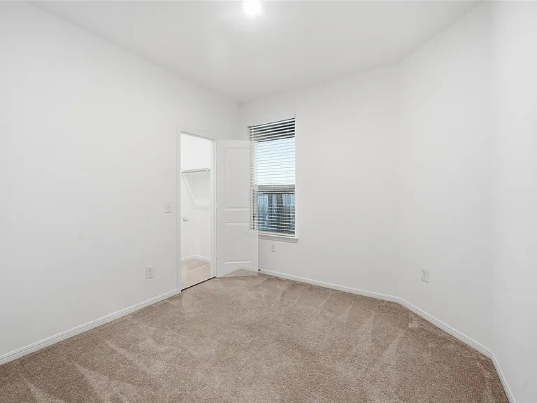 16306 Fontana Ct — Photo 19