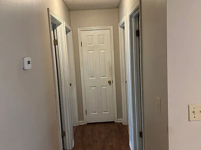 Medallion Cir — Photo 13