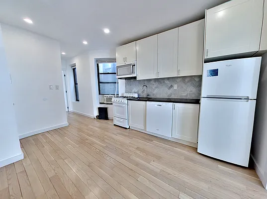 Rented by REAL New York | media 20