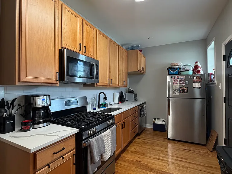 4324 W Addison St #2 — Photo 10