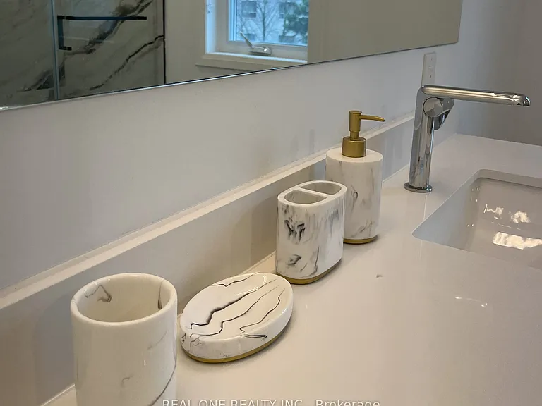 25 Dervock Cres #5 — Photo 23