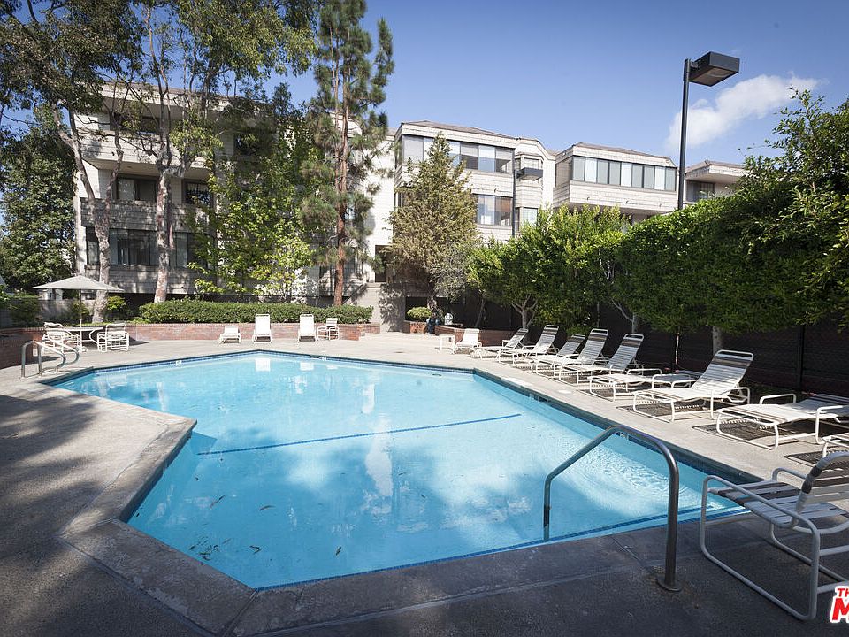 1st image of 310 Tahiti Way APT 106