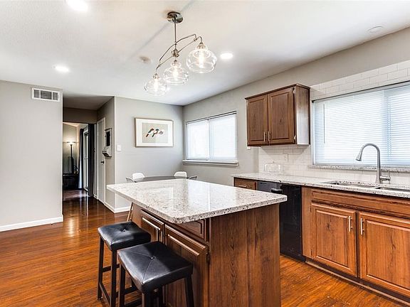 4th image of 1614 Richforest Dr